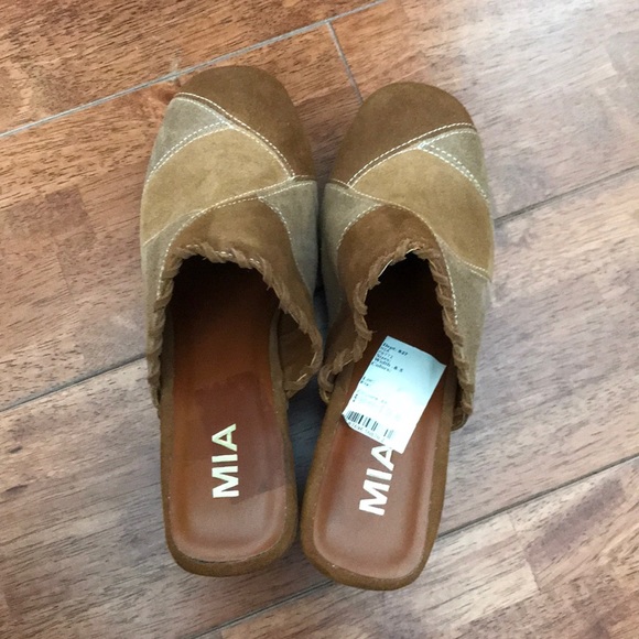 MIA Shoes - Mia slip on platforms